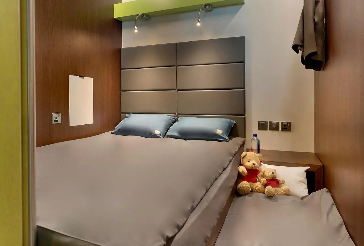 Hotel Sleep 'N Fly Sleep Lounge, A-Gates Terminal 3 - Transit Only Dubai