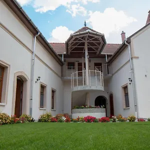https://mecset-apartman.egerhotels.net